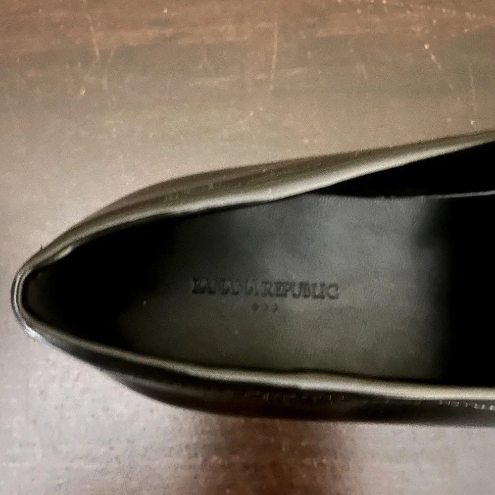 Banana Republic Womens Black Leather Penny Loafers Size 9 531524-00-1‎ FA24